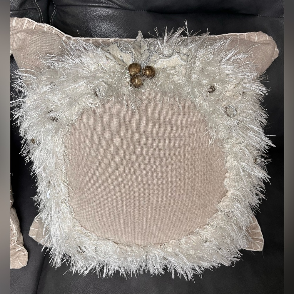 Devi Designs Holiday Wreath Pillows Chenille Feathers Embellishments Christmas - Picture 2 of 13